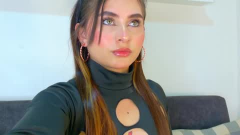 Snapshot of miaanderson__ chatting on 05.10.26 miaanderson__ online show from 05.10.26