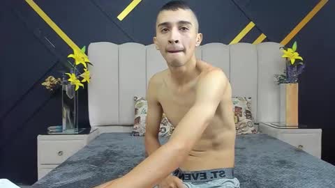 miaandrony online show from 02.17.26