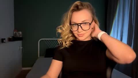 Snapshot of miabby3 chatting on 02.20.26 Mia online show from 02.20.26