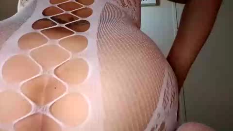 Snapshot of miabueno6969 chatting on 10.11.25 Mia Bueno online show from 10.11.25