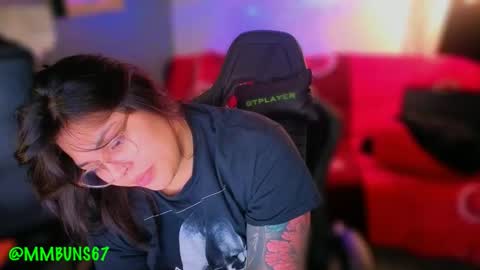 Mia online show from 11.23.25