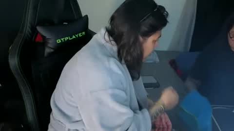 Mia online show from 03.30.26