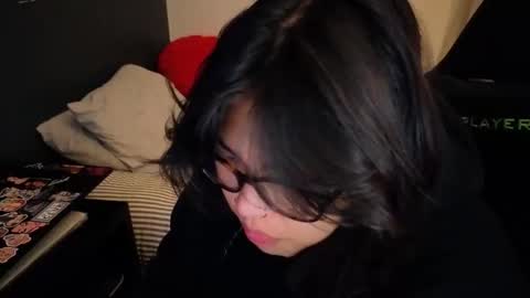 Snapshot of miacanela_xo chatting on 04.29.26 Mia online show from 04.29.26
