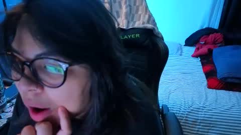 Snapshot of miacanela_xo chatting on 05.10.26 Mia online show from 05.10.26