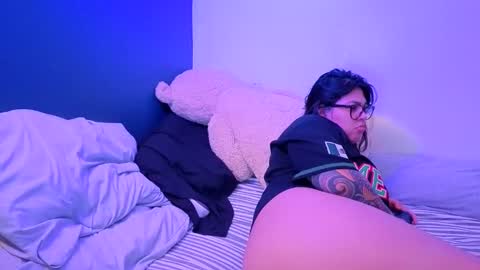 Snapshot of miacanela_xo chatting on 05.18.26 Mia online show from 05.18.26