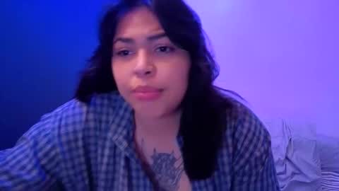 Snapshot of miacanela_xo chatting on 05.19.26 Mia online show from 05.19.26