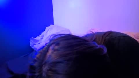 Snapshot of miacanela_xo chatting on 05.20.26 Mia online show from 05.20.26