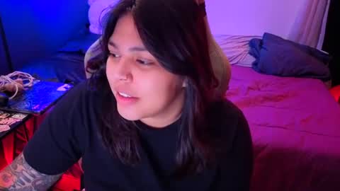 Snapshot of miacanela_xo chatting on 06.13.26 Mia online show from 06.13.26