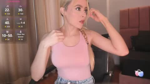 MiaCarper online show from 04.18.26