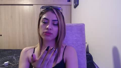 Miia  online show from 11.23.25