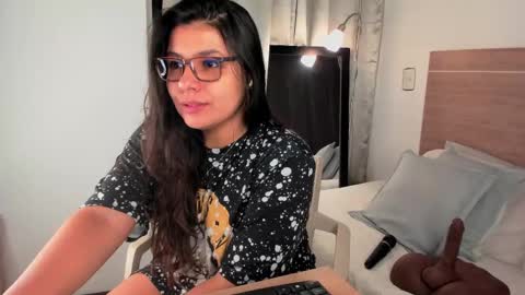 IG Yojanagomez  online show from 03.05.25