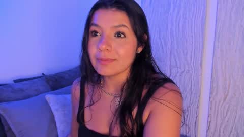 IG Yojanagomez  online show from 10.07.25