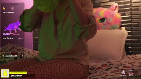 Mia online show from 12.14.24