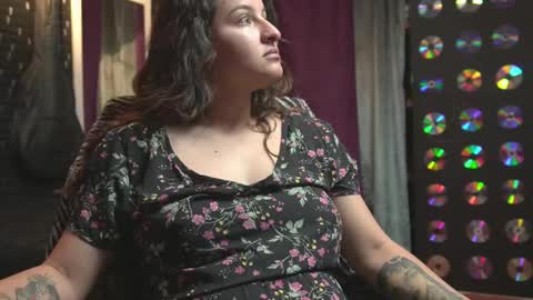 Mia online show from 10.25.25