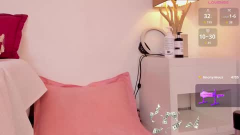 Snapshot of miaebony_ chatting on 02.15.25 Call me Mia online show from 02.15.25