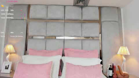 Snapshot of miaebony_ chatting on 10.09.25 Call me Mia online show from 10.09.25