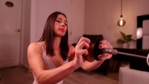 Mia online show from 03.29.26