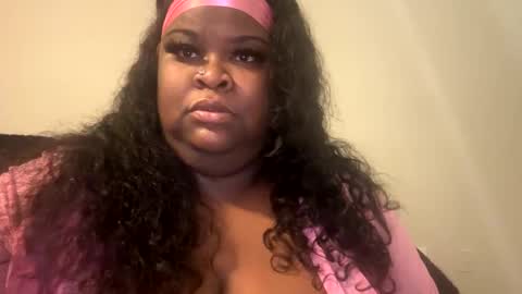 Snapshot of miaginger2 chatting on 10.14.25 miaginger2 online show from 10.14.25