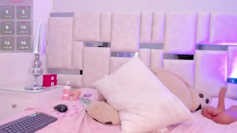 Mia  online show from 01.13.25