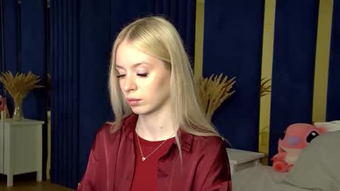 Mia online show from 11.11.25