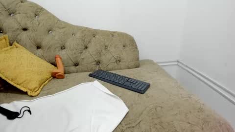 Miah Collins online show from 03.03.25