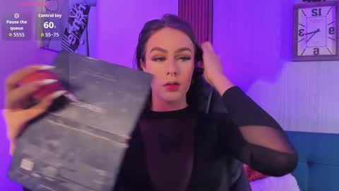 Snapshot of miah_connor chatting on 09.24.25 Mia Connor online show from 09.24.25