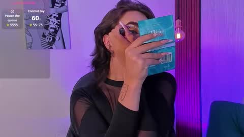 Snapshot of miah_connor chatting on 10.22.25 Mia Connor online show from 10.22.25