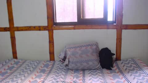 Mia  Sam online show from 09.24.25