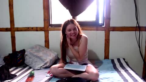 Mia  Sam online show from 10.20.25