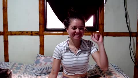 Mia  Sam online show from 11.28.25