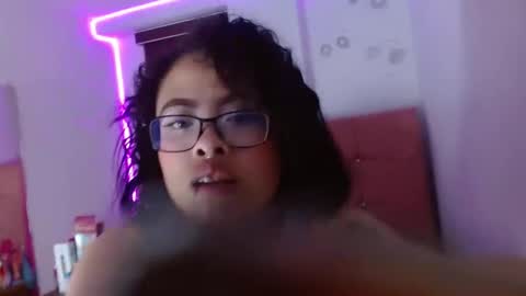 MIA VELEZ online show from 01.06.25