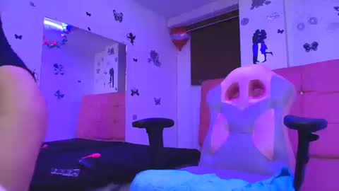 MIA VELEZ online show from 03.12.25