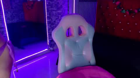 MIA VELEZ online show from 03.13.26