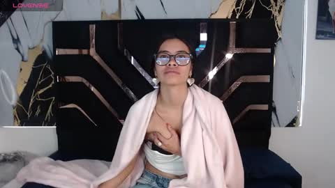 miahotcs online show from 01.19.26