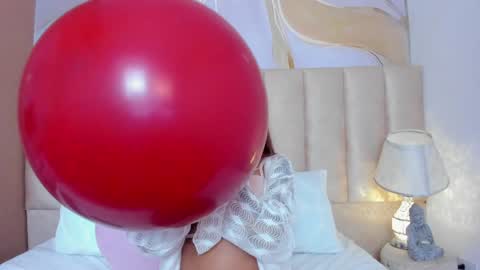 Snapshot of miahtaylor chatting on 12.03.24 Miah Taylor online show from 12.03.24