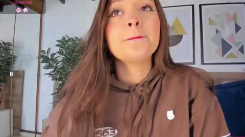 Mia  online show from 12.05.25