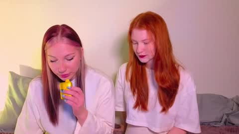 Snapshot of miakeler chatting on 12.02.24 milanaaaa online show from 12.02.24