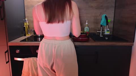 Snapshot of miakeler chatting on 01.31.25 milanaaaa online show from 01.31.25