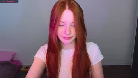 Snapshot of miakeler chatting on 02.07.25 milanaaaa online show from 02.07.25