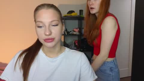 Snapshot of miakeler chatting on 02.20.25 milanaaaa online show from 02.20.25