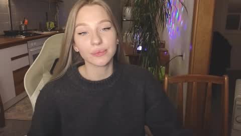 Snapshot of miakeler chatting on 03.06.25 milanaaaa online show from 03.06.25