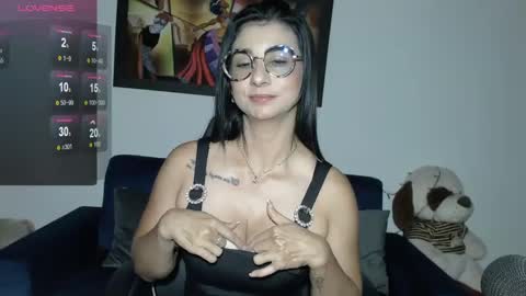 Snapshot of miakhalifa_1 chatting on 02.14.25 Alejandra khalifa online show from 02.14.25