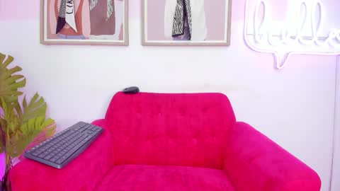 Mia Khalifa online show from 11.12.25