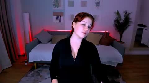 Snapshot of mialacrice chatting on 06.18.26 mialacrice online show from 06.18.26
