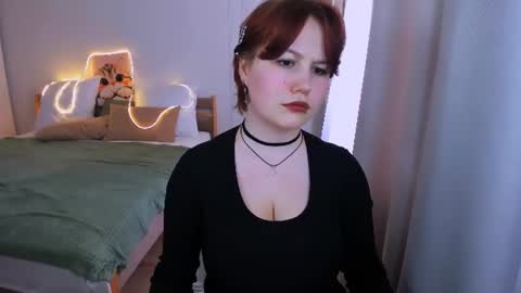 Snapshot of mialacrice chatting on 06.27.26 mialacrice online show from 06.27.26