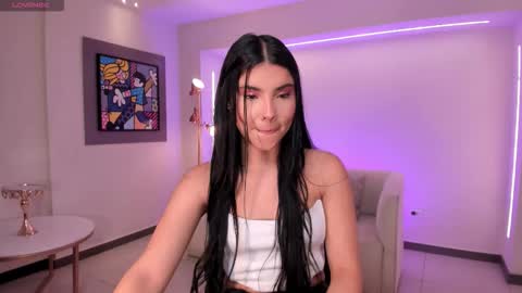 Snapshot of mialaurence_ chatting on 10.12.25 Call me Mia  online show from 10.12.25