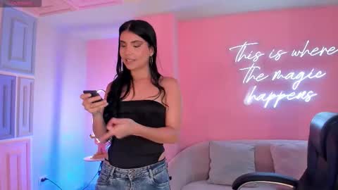 Snapshot of mialaurence_ chatting on 10.18.25 Call me Mia  online show from 10.18.25