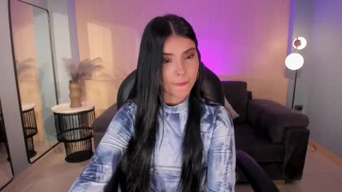 Snapshot of mialaurence_ chatting on 10.25.25 Call me Mia  online show from 10.25.25