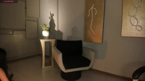 Call me Mia  online show from 12.17.25