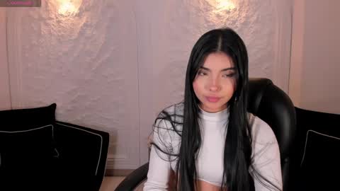 Snapshot of mialaurence_ chatting on 04.20.26 Call me Mia online show from 04.20.26